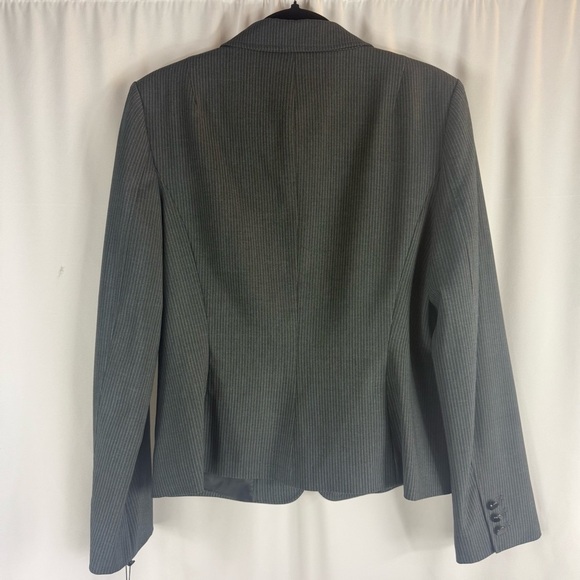 NWT Calvin Klein Women Gray striped 3 button Carrier Blazer Size: 10 - Picture 13 of 16